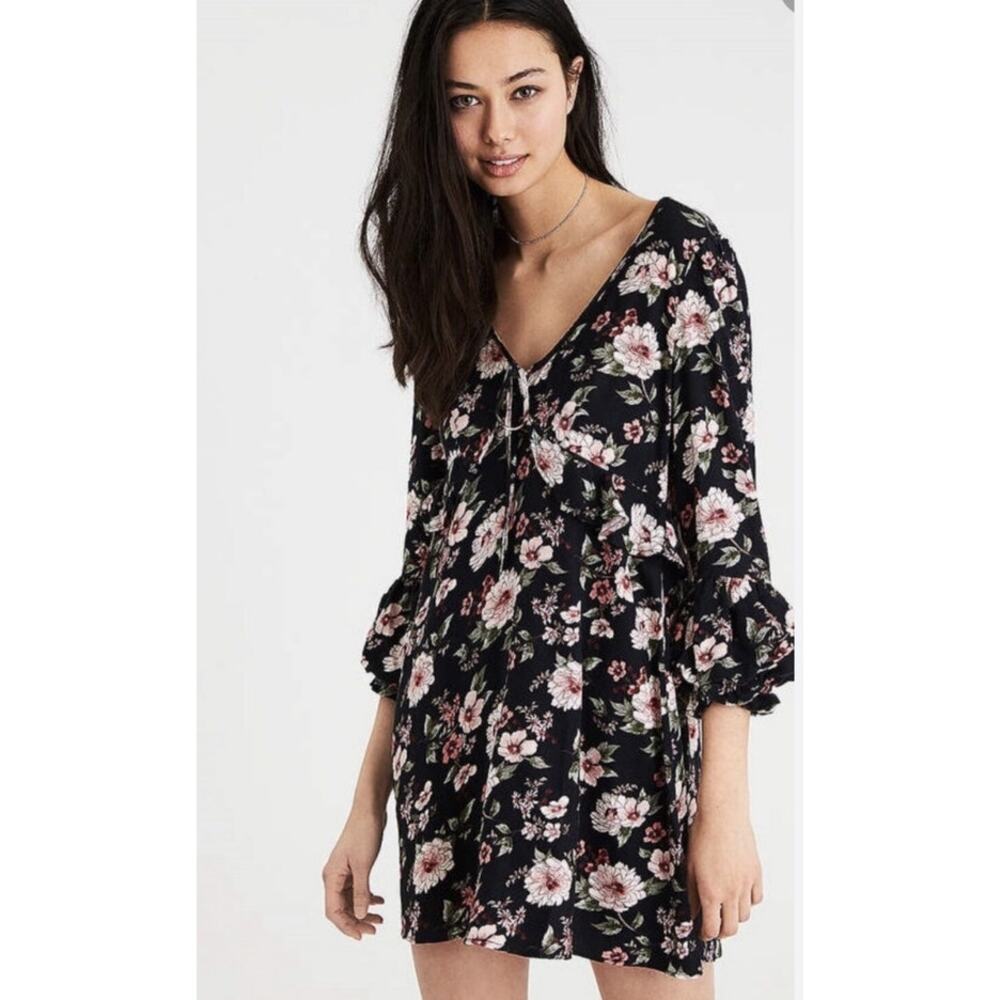 American Eagle Black Floral 3/4 Sleeve V-Neck Lightweight Mini Dress Size M